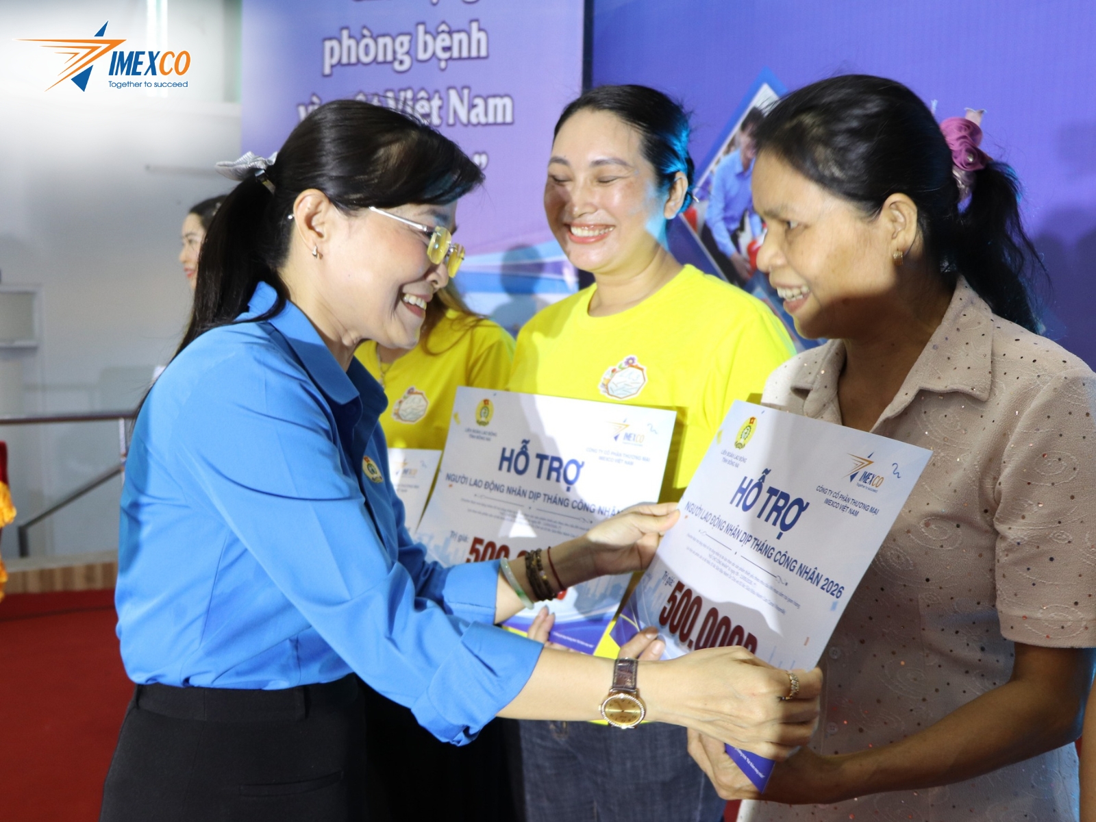 Imexco trao tặng voucher cho người có hoàn cảnh khó khăn