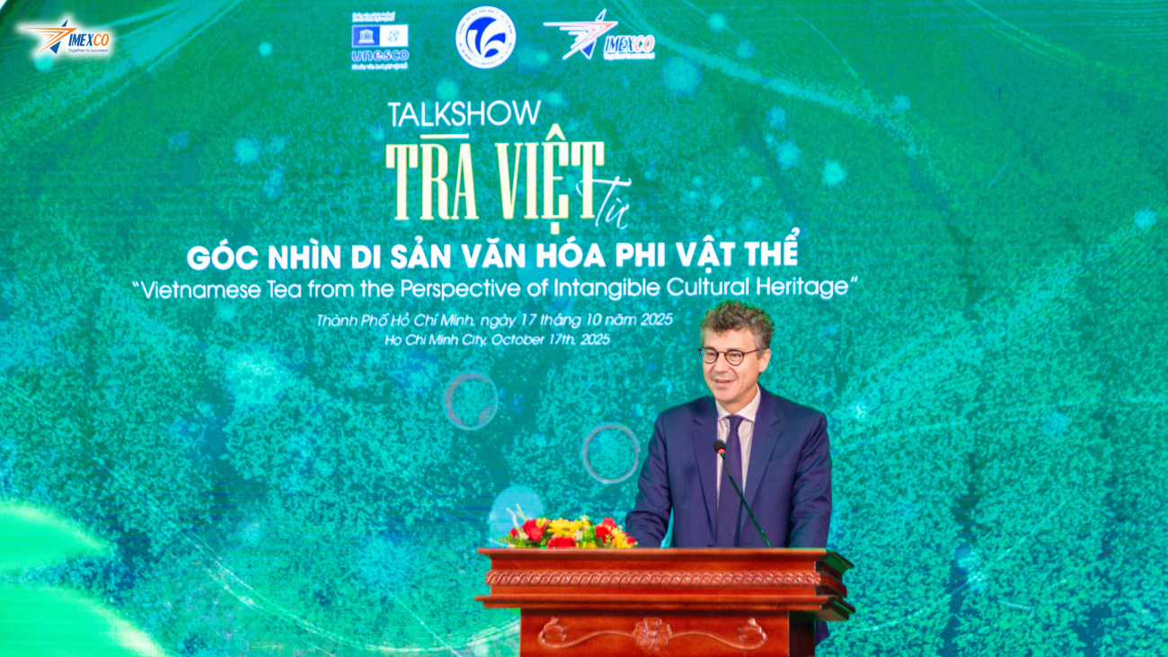 UNESCO representative, Mr. Jonathan Wallace Baker, affirms the strong commitment to accompany and help the community maximize the value of Vietnamese tea heritage